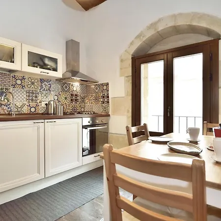 Piccolo Giavante Apartment *